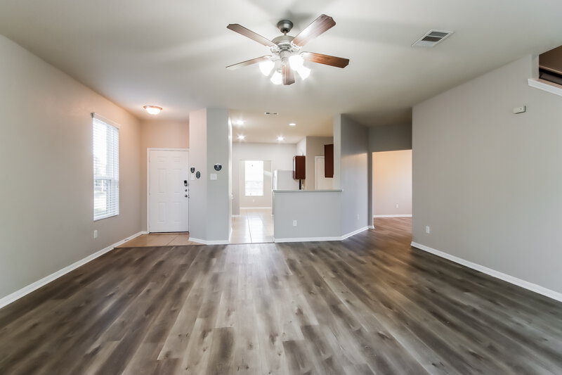 2,290/Mo, 10454 Fire Sage Dr Humble, TX 77396 Living Room View 2