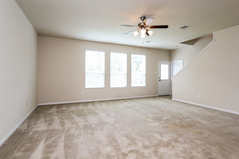 2,150/Mo, 10462 Fire Sage Dr Humble, TX 77396 Living Room View