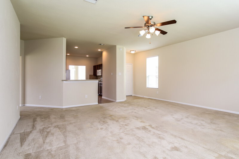 2,150/Mo, 10462 Fire Sage Dr Humble, TX 77396 Living Room View 2