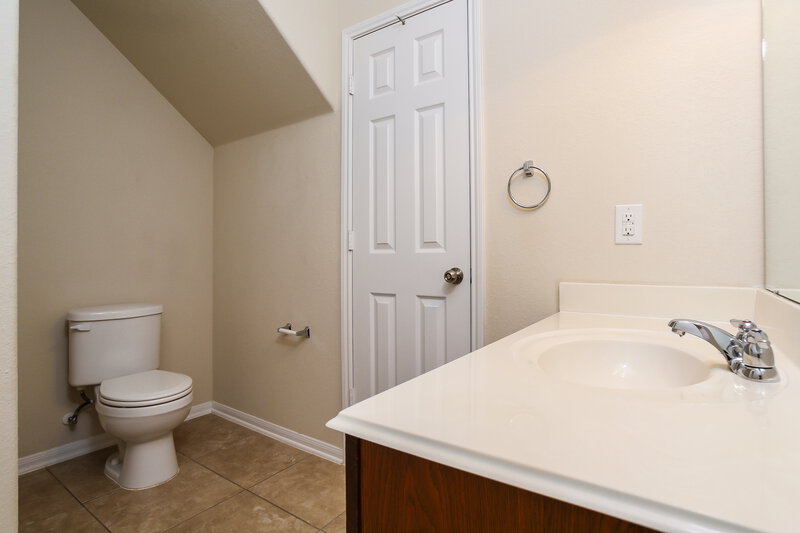 2,150/Mo, 10462 Fire Sage Dr Humble, TX 77396 Bathroom View