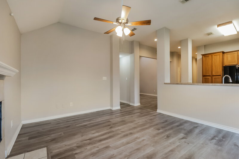 1,595/Mo, 13208 Lake Breeze Ln Willis, TX 77318 Living Room View