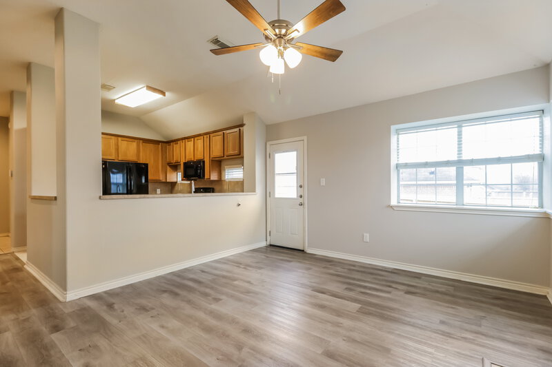 1,595/Mo, 13208 Lake Breeze Ln Willis, TX 77318 Living Room View 3