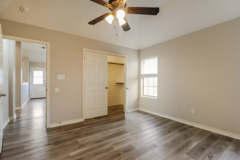 1,595/Mo, 13208 Lake Breeze Ln Willis, TX 77318 Main Bedroom View 2