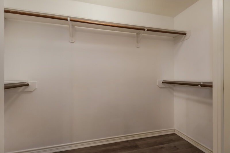 1,595/Mo, 13208 Lake Breeze Ln Willis, TX 77318 Walk In Closet View