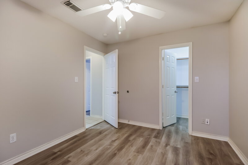 1,595/Mo, 13208 Lake Breeze Ln Willis, TX 77318 Bedroom View