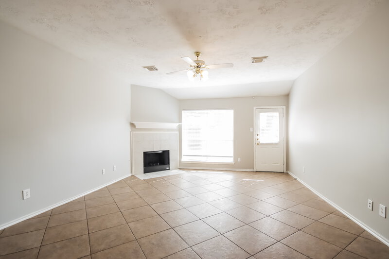 1,800/Mo, 5506 Timbers Quail Dr Humble, TX 77346 Living Room View