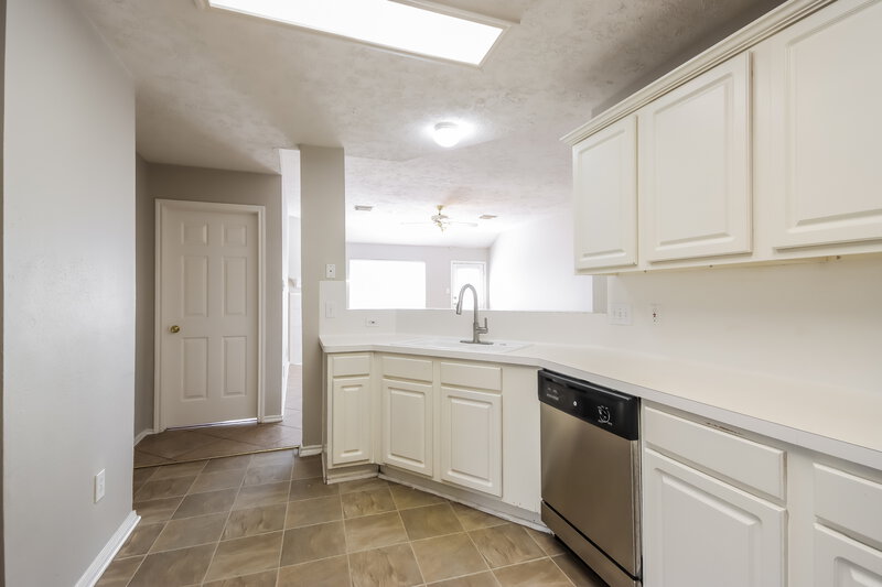 1,800/Mo, 5506 Timbers Quail Dr Humble, TX 77346 Kitchen View 2