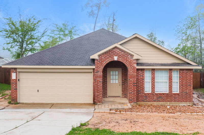 0/Mo, 13625 Bighorn Trl Willis, TX 77378 External View