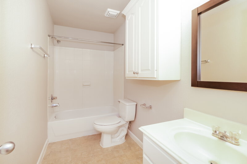2,120/Mo, 6403 Misty Brook Bend Ct Spring, TX 77379 Bathroom View