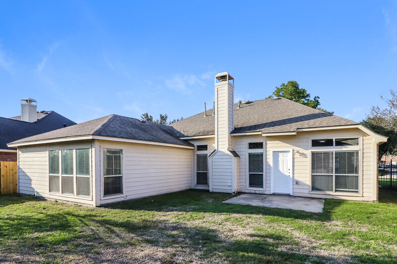 1,940/Mo, 2531 Bisbane Dr Houston, TX 77014 Rear View