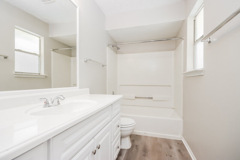 0/Mo, 3910 Oaktrace Dr Humble, TX 77396 Bathroom View