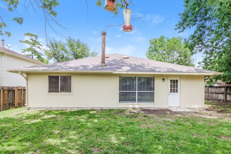0/Mo, 3910 Oaktrace Dr Humble, TX 77396 Rear View