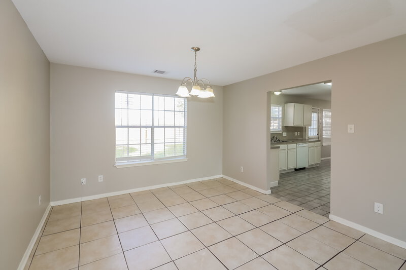 1,925/Mo, 8206 Holmwood Dr Houston, TX 77040 Dining Room View