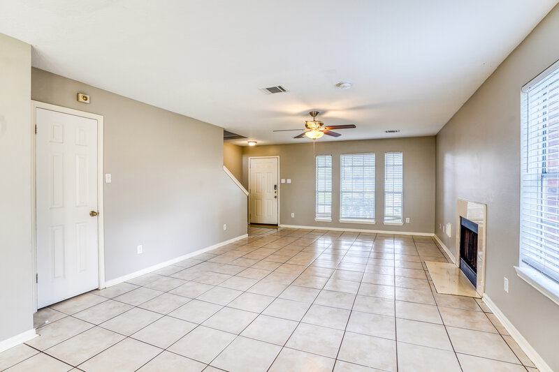 1,930/Mo, 8206 Holmwood Dr Houston, TX 77040 Living Room View 2