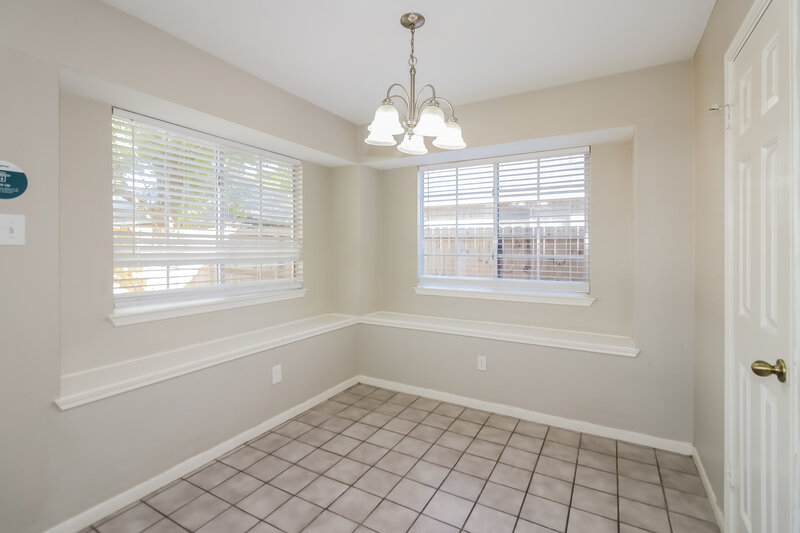 1,925/Mo, 8206 Holmwood Dr Houston, TX 77040 Breakfast Nook View