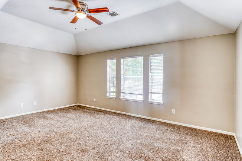 1,930/Mo, 8206 Holmwood Dr Houston, TX 77040 Main Bedroom View