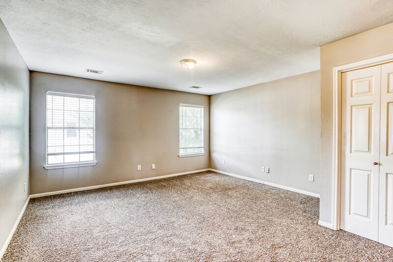 1,930/Mo, 8206 Holmwood Dr Houston, TX 77040 Loft View