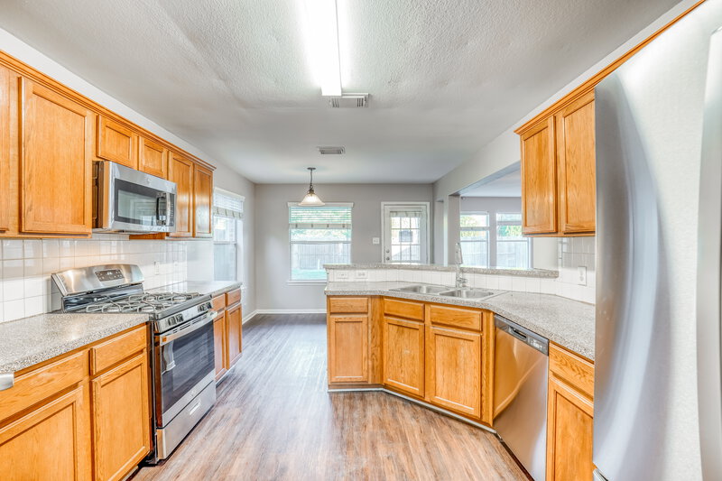 1,995/Mo, 9702 Winter Bloom Ln Houston, TX 77088 Misc View 4