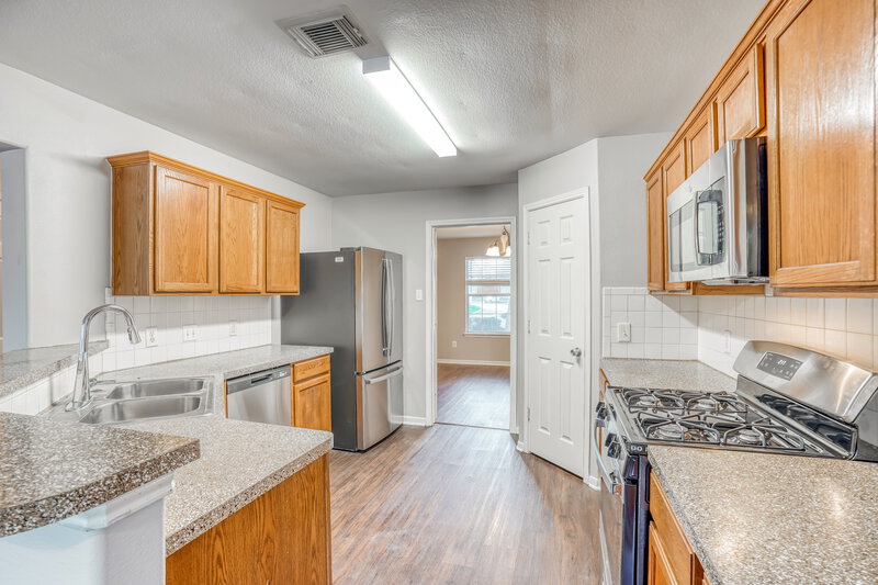 1,995/Mo, 9702 Winter Bloom Ln Houston, TX 77088 Misc View 5