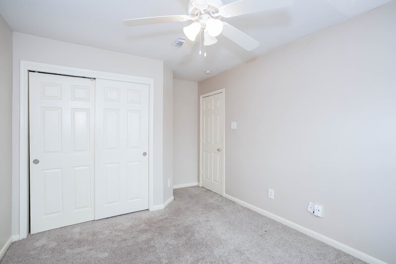 2,015/Mo, 13010 Kingston Point Ln Houston, TX 77047 Bedroom View 3