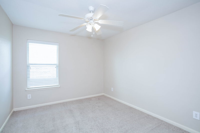 2,015/Mo, 13010 Kingston Point Ln Houston, TX 77047 Bedroom View 4