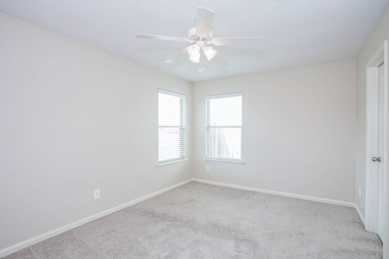 2,015/Mo, 13010 Kingston Point Ln Houston, TX 77047 Bedroom View 5