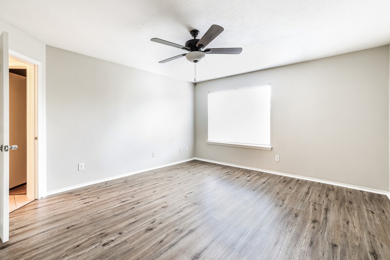 2,210/Mo, 13146 Cutler Ridge Ln Houston, TX 77044 Main Bedroom View