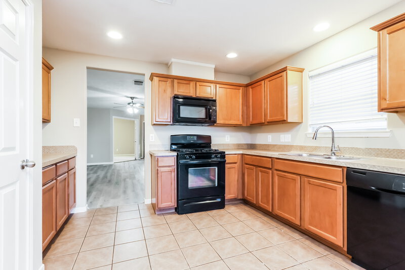 1,810/Mo, 21639 Kingston Terrace Ln Spring, TX 77379 Kitchen View