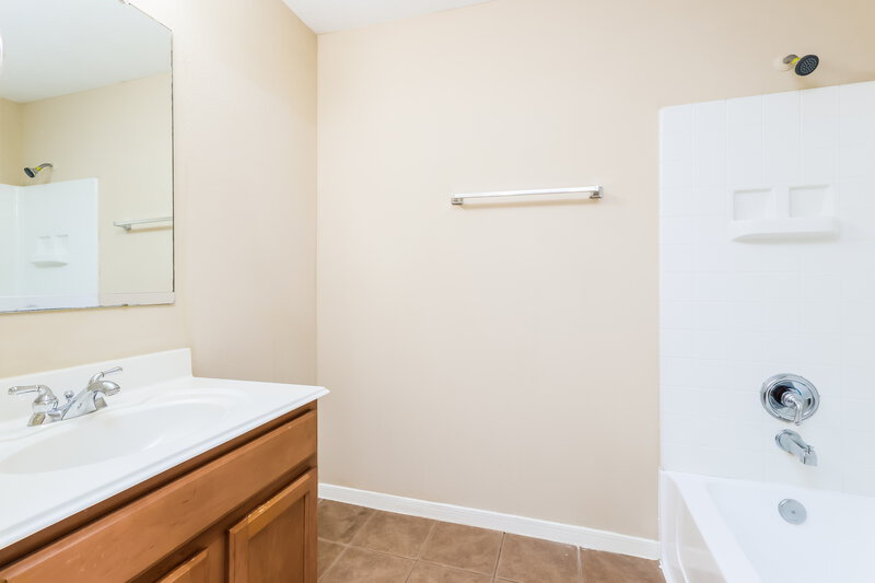 1,810/Mo, 21639 Kingston Terrace Ln Spring, TX 77379 Bathroom View