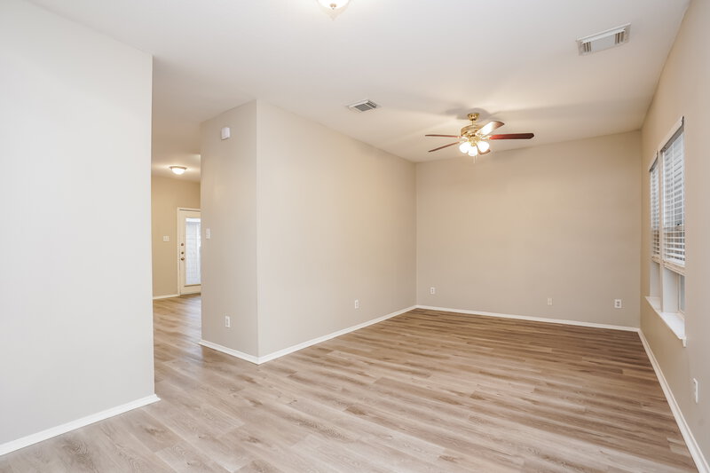 1,765/Mo, 20627 Sycamore Crest Ln Katy, TX 77449 Living Room View