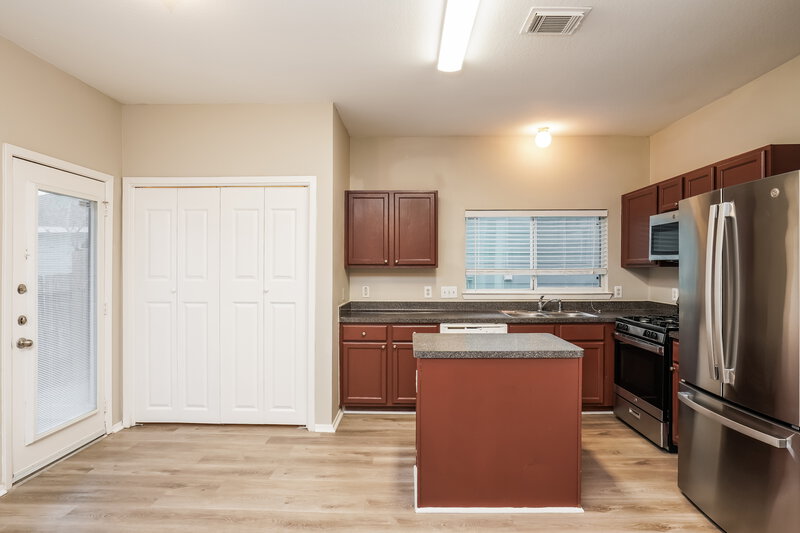 1,765/Mo, 20627 Sycamore Crest Ln Katy, TX 77449 Kitchen View