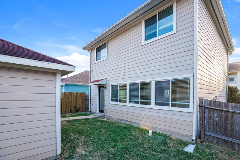 1,765/Mo, 20627 Sycamore Crest Ln Katy, TX 77449 Rear View