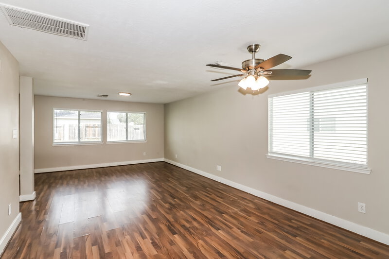 1,810/Mo, 19806 Falcon Hill Ct Cypress, TX 77433 Living Room View