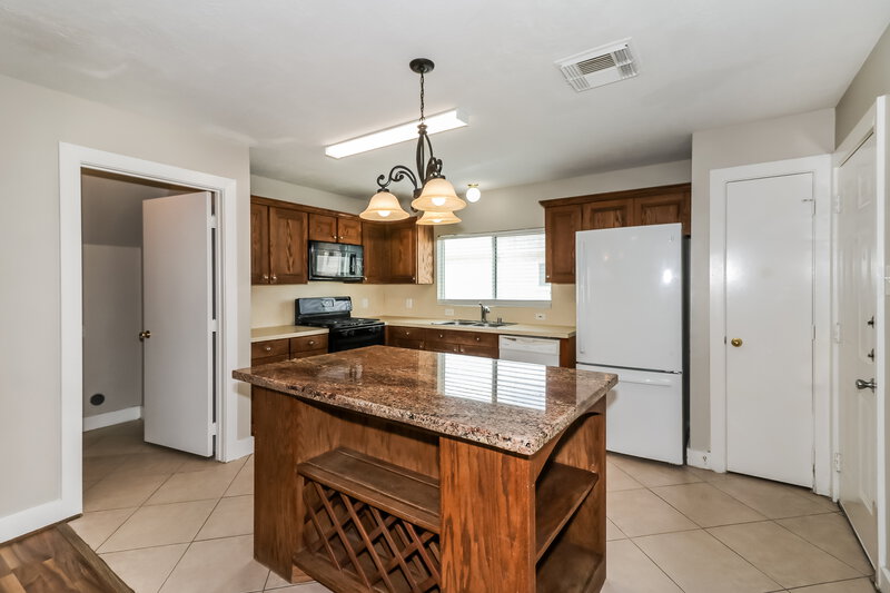 1,810/Mo, 19806 Falcon Hill Ct Cypress, TX 77433 Kitchen View
