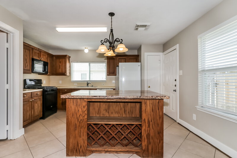 1,810/Mo, 19806 Falcon Hill Ct Cypress, TX 77433 Kitchen View 2