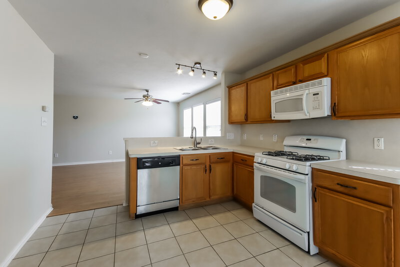 2,135/Mo, 12243 Noco Dr Tomball, TX 77375 Kitchen View 2