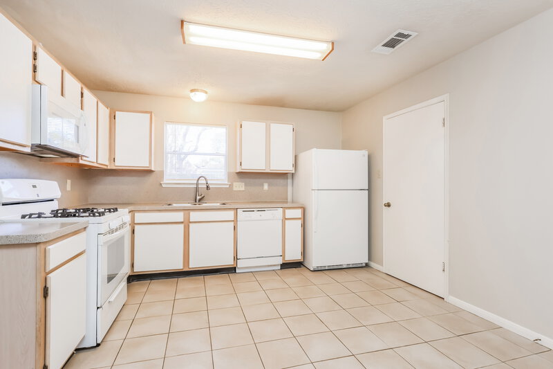 1,655/Mo, 28907 Binefield St Spring, TX 77386 Kitchen View 2
