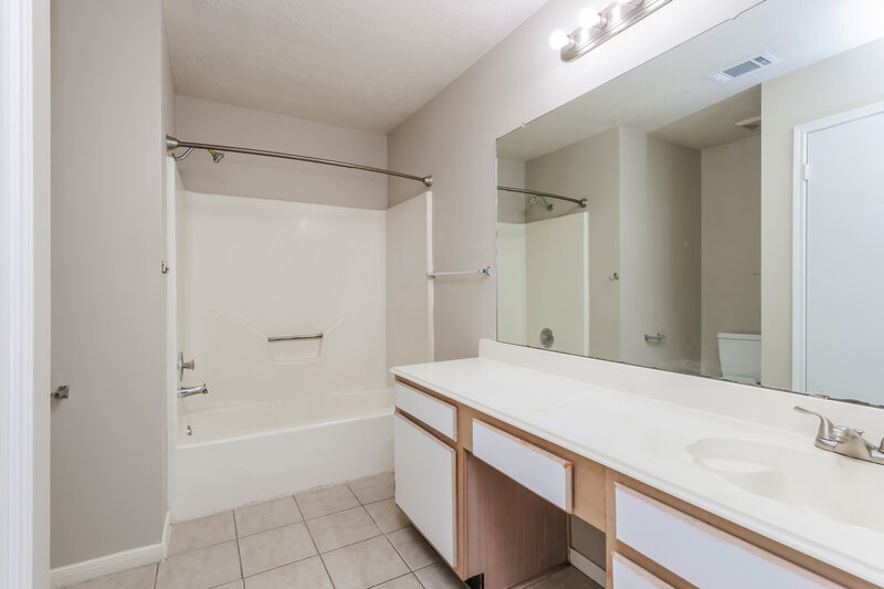 1,655/Mo, 28907 Binefield St Spring, TX 77386 Main Bathroom View