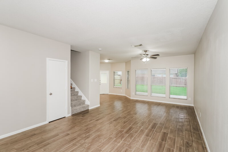 2,200/Mo, 19202 Buckeye Ridge Way Houston, TX 77084 Living Room View 2