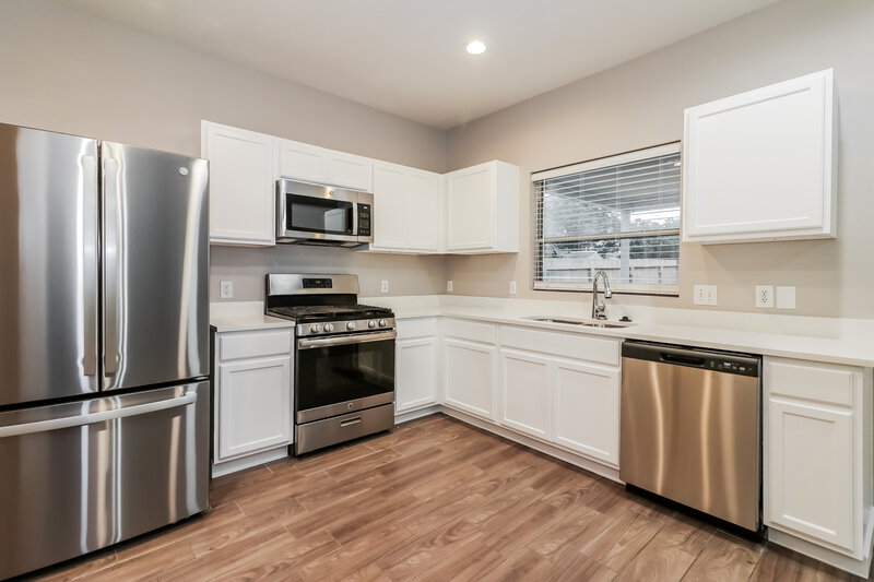 2,200/Mo, 19202 Buckeye Ridge Way Houston, TX 77084 Kitchen View 2
