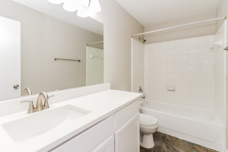 2,200/Mo, 19202 Buckeye Ridge Way Houston, TX 77084 Bathroom View