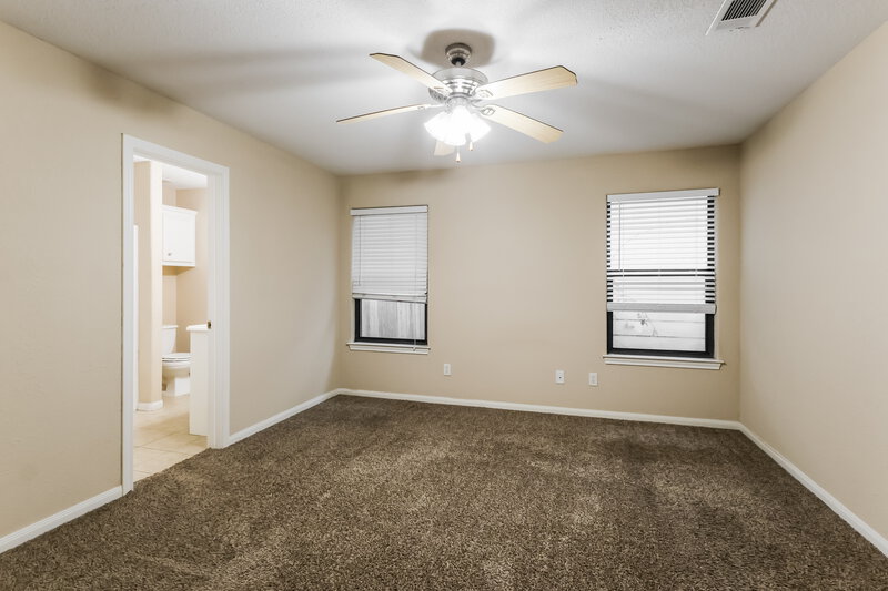 1,450/Mo, 131 Golfview Dr Montgomery, TX 77356 Main Bedroom View