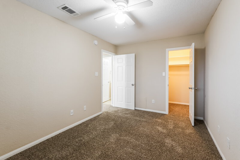 1,450/Mo, 131 Golfview Dr Montgomery, TX 77356 Bedroom View 2