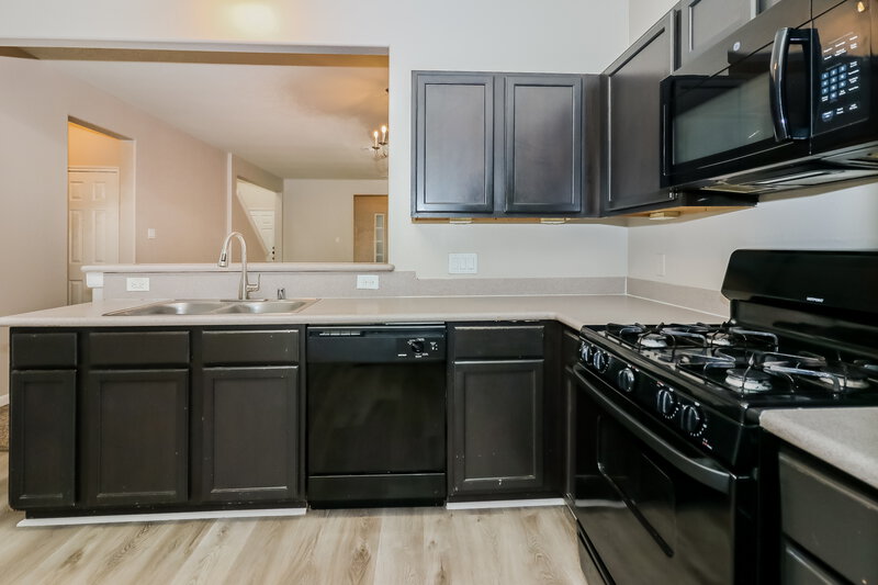 2,040/Mo, 13054 Rose Landing Dr Houston, TX 77070 Kitchen View