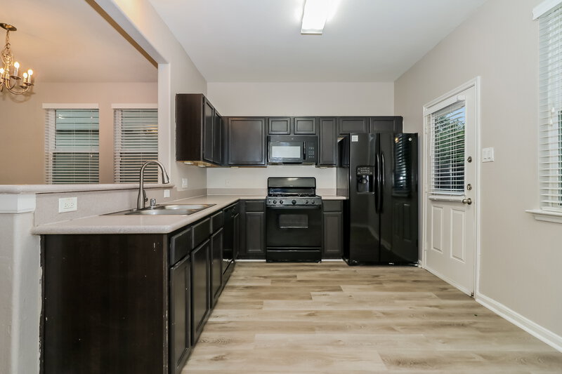 2,040/Mo, 13054 Rose Landing Dr Houston, TX 77070 Kitchen View 2