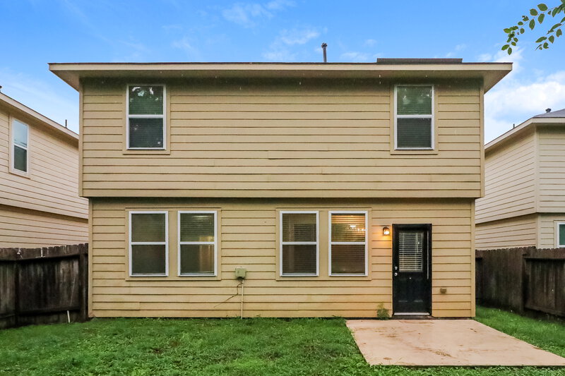 2,040/Mo, 13054 Rose Landing Dr Houston, TX 77070 Rear View
