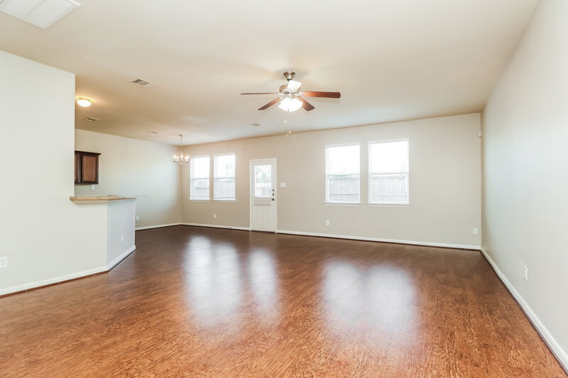 2,200/Mo, 9442 Green Mills Dr Houston, TX 77070 Living Room View
