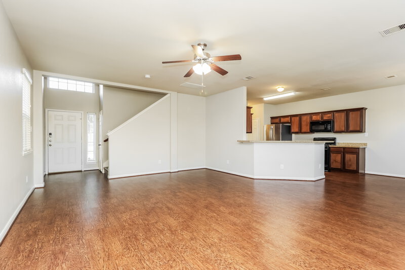 2,200/Mo, 9442 Green Mills Dr Houston, TX 77070 Living Room View 2