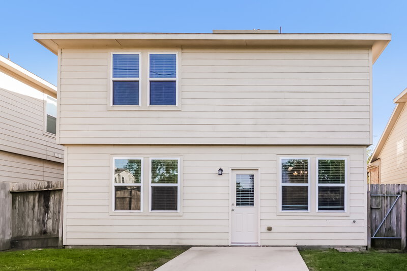 2,200/Mo, 9442 Green Mills Dr Houston, TX 77070 Rear View
