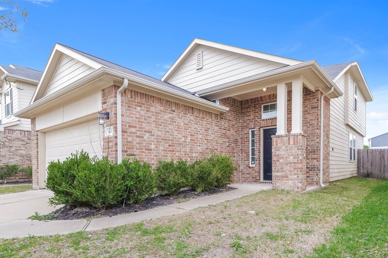 2,170/Mo, 9446 Green Mills Dr Houston, TX 77070 Front View